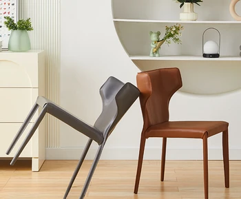בבית פשוט משענת כיסא האוכל הנורדית המודרנית קרן כיסא המעצב אור יוקרה אוכף עור צואה