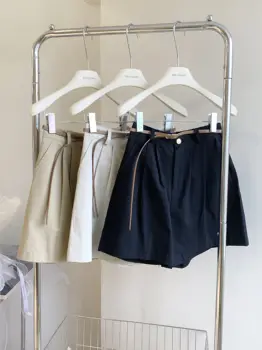 קרו חליפת מכנסיים נשים מכנסיים קצרים הקיץ של הגירסה הקוריאנית 2023 חדש אופנה גבוהה המותניים סלים מקרית ישר מכנסיים קצרים